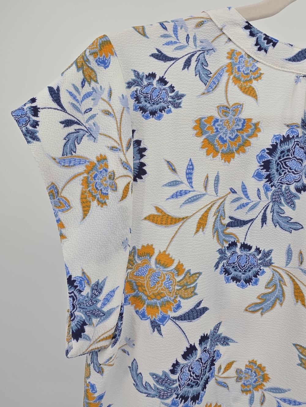 41 Hawthorn Morey Split Neck Floral Blouse | Size Large | NWOT - Picture 8 of 10